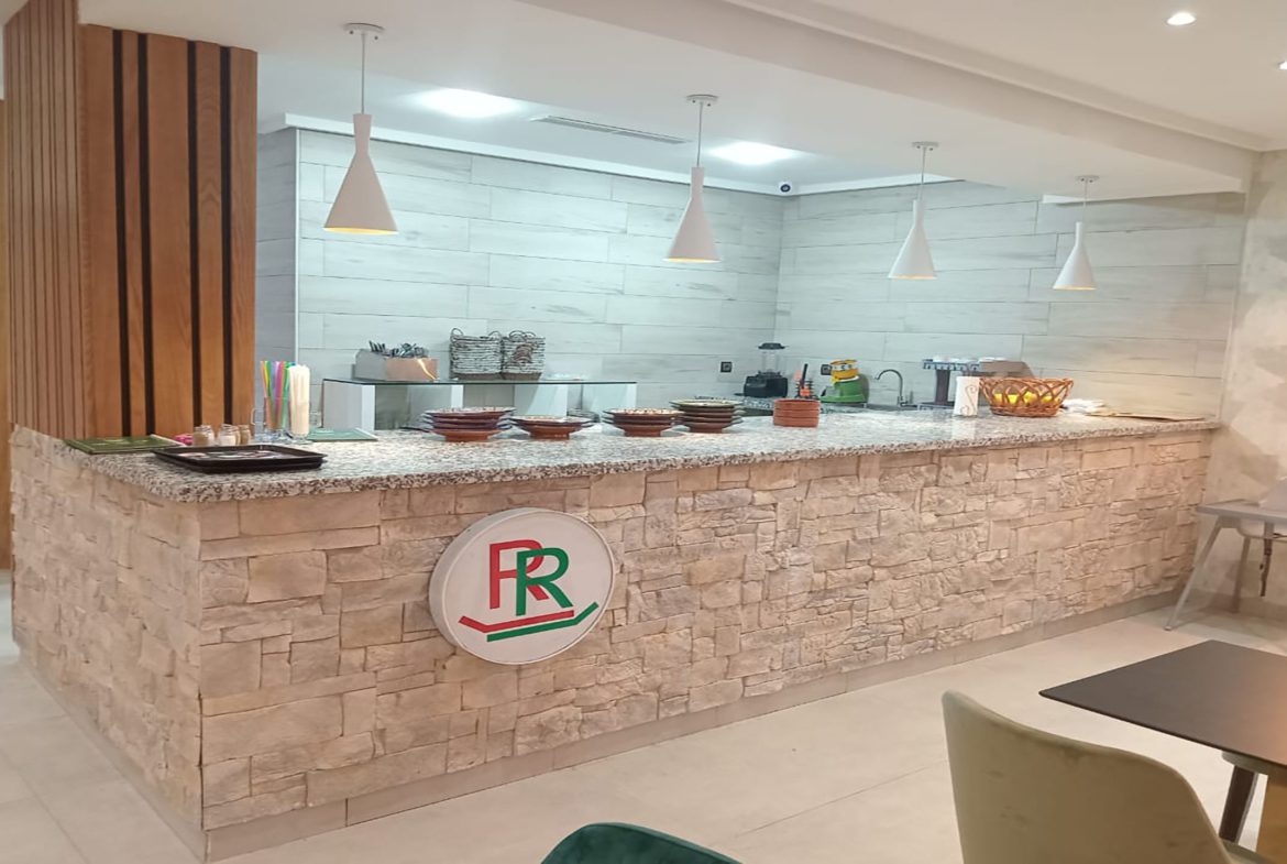 Local commercial entièrement équipé à vendre à Kénitra