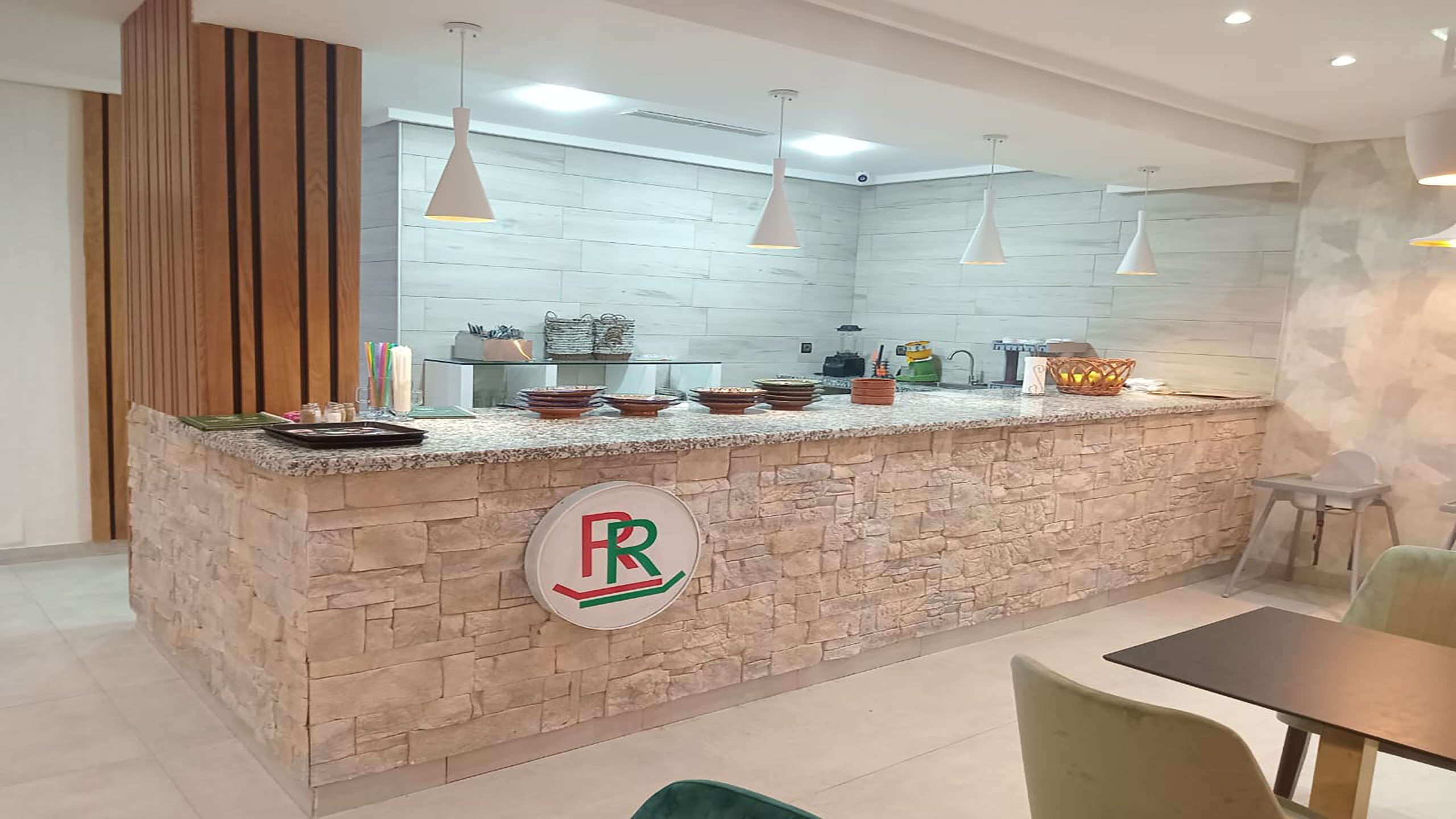 Local commercial entièrement équipé à vendre à Kénitra