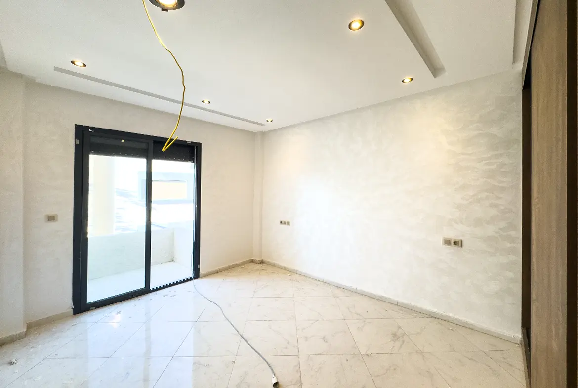 chambre-parentale-avec-balcon-et-placard-kenitra_2